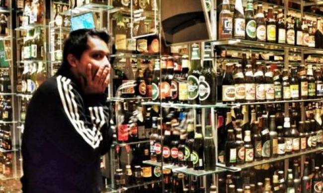 В Украине хотят запретить продажу пива и сигарет в супермаркетах фото