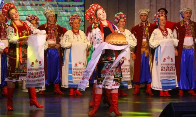 Шануймося - і інші нас шануватимуть: в Мелітополі відбулися заходи до Дня Незалежності і Дня прапора фото