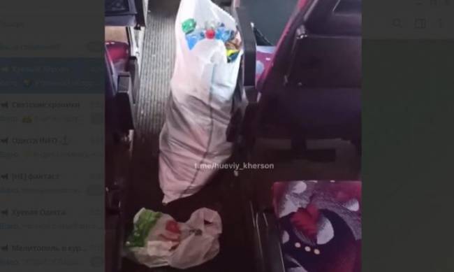Пассажирка автобуса спрятала грязный подгузник ребенка под сиденье  фото