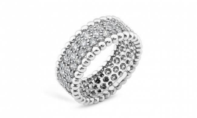 Серебряные кольца с камнями и без фото