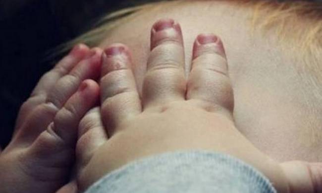 В Херсоне мать бросила 6-месячного ребенка на постороннего мужчину фото
