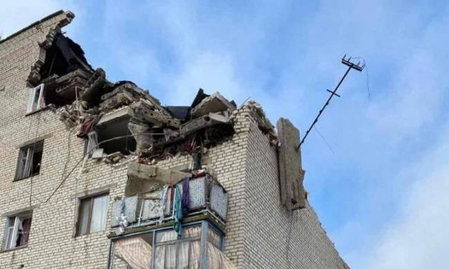 Взрыв газа под Николаевом - разрушены 4 и 5 этажи жилого дома (фото, видео) фото