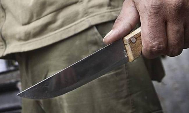 Поставил на колени и заставил резать вены - псих из Нового  перешел на новый уровень фото