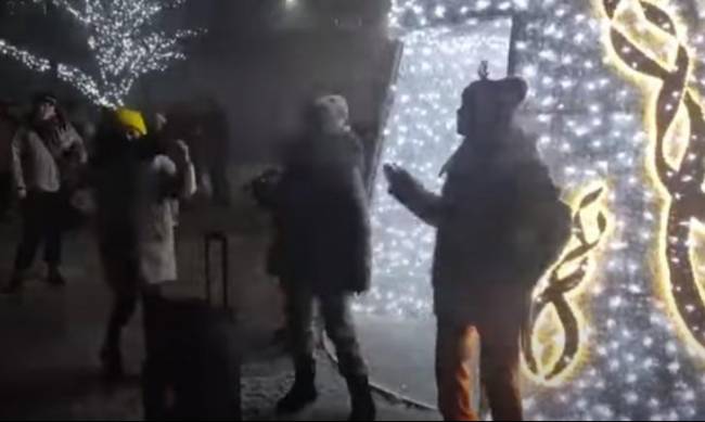 Как мелитопольцы Новый год встречали: сквер Дружбы народов  фото