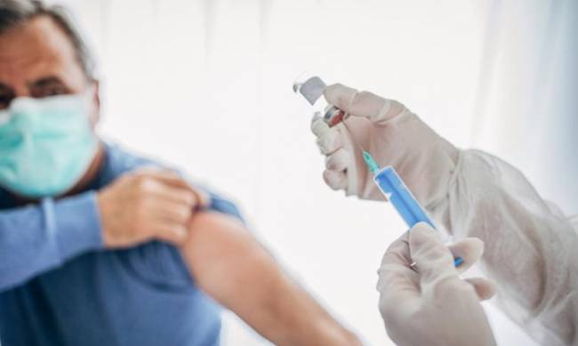 Мелитопольцы продолжают вакцинироваться от ковида фото