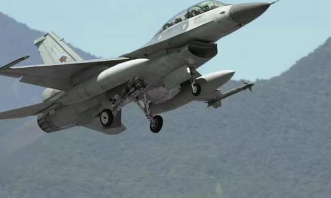 Українські пілоти можуть літати на F-16 вже через три місяці – Повітряні сили США фото