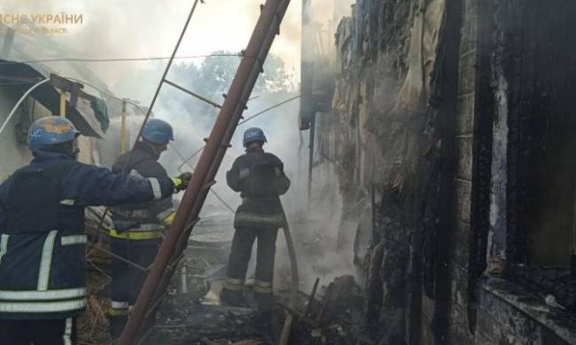 У Запорізькій області через ворожі обстріли виникло вісім пожеж  фото