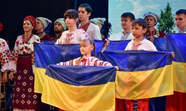 Свято народних звичаїв: у Запоріжжі глядачів  вразили   Козацькі забави фото