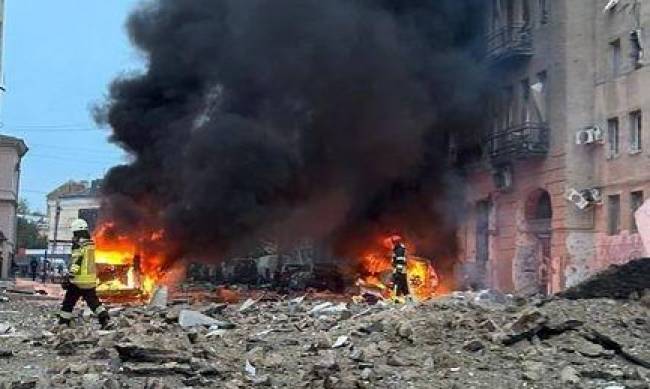 Загибла дитина та багато поранених: прокурори документують наслідки масованої ракетної атаки по Харкову фото