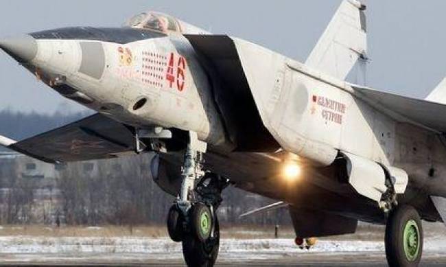 Україна конфісковує у Росії сім несправних МіГ-25, які знаходяться у Запоріжжі фото
