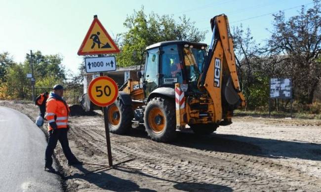 У Запорізькій області ремонтують важливу дорогу  фото