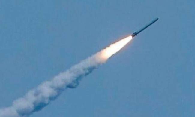 Окупанти вдарили двома ракетами по селу Запорізького району  фото