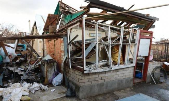 Без вікон, дверей і дахів: як виглядає село Запорізького району, по якому ворог вдарив ракетою фото