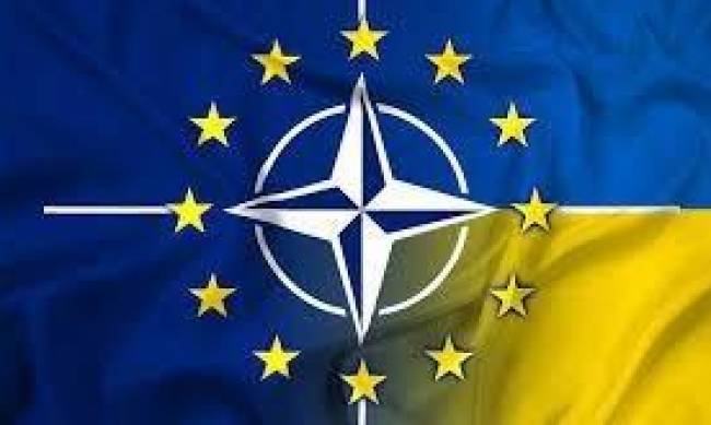Україна, якщо і вступить у НАТО, то нестандартно. Що це означає  фото