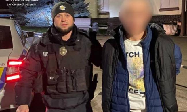 У Запоріжжі затримали грабіжника, який намагався сховатися за зупинкою громадського транспорту фото