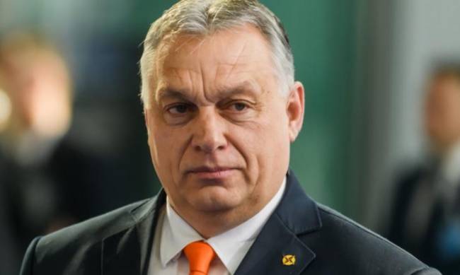 Орбан має піти фото