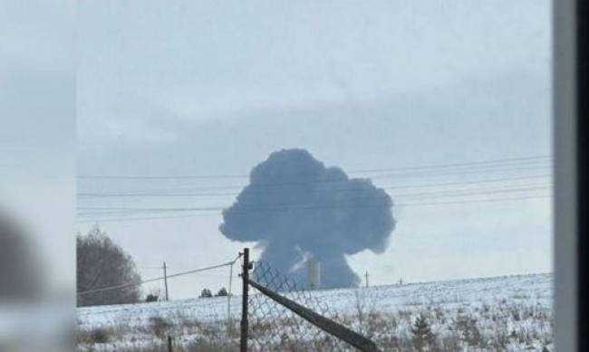 Іл-76 розбився у Бєлгороді. Росія каже, що везли полонених, Україна - обмін мав бути фото