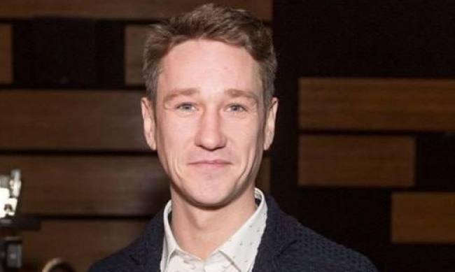 Испугался богиню: получив вместо баяна статуэтку, которую не заказывал,  звезда фильма Стиляги вызвал полицию фото