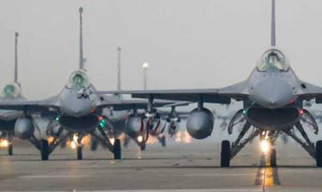 Нідерланди передадуть Україні 24 винищувачі F-16: на шість більше, ніж збиралися фото