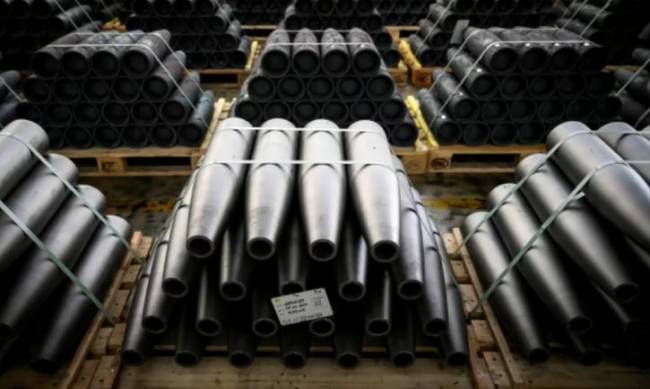 Чехія завершила збір грошей на 800 тисяч снарядів для України фото