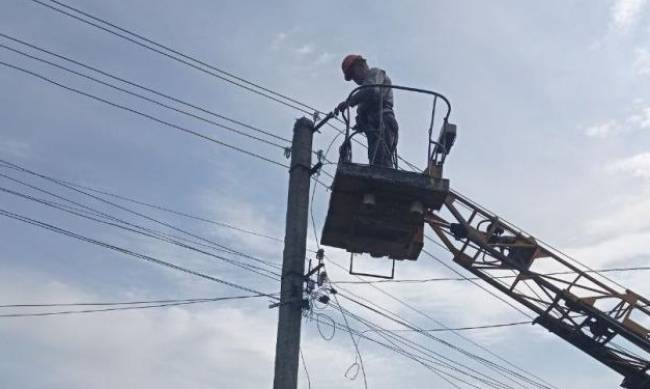 Енергетики відновили електропостачання у девяти прифронтових населених пунктах Запорізької області  фото