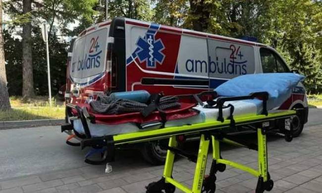 Особливості транспортування лежачих пацієнтів без свідомості та вимоги до реанімобілів фото