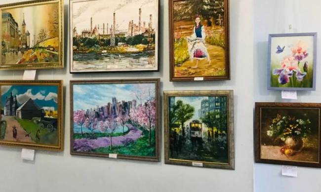 З любов’ю до рідного міста: 30 запорізьких художників представили свої роботи на ювілейній виставці фото