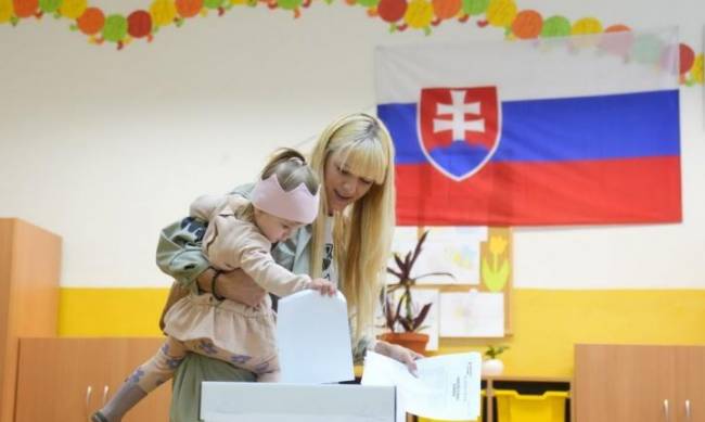Опозиція Словаччини бє на сполох через зростання проросійських настроїв напередодні виборів президента  фото