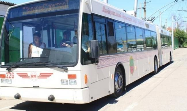 У Запоріжжі  тролейбуси та муніципальні автобуси через греблю Дніпрогесу не ходитимуть фото
