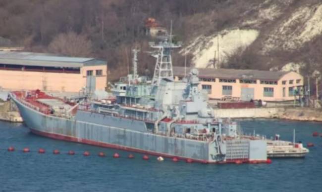 ВМС заявили, що вразили Нептуном викрадений росіянами корабель Костянтин Ольшанський фото