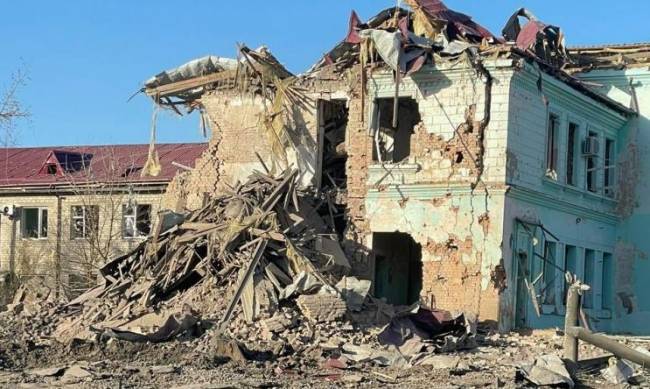 Окупанти гатили по десяти населеним пунктам Запорізької області — одну людину травмовано  фото
