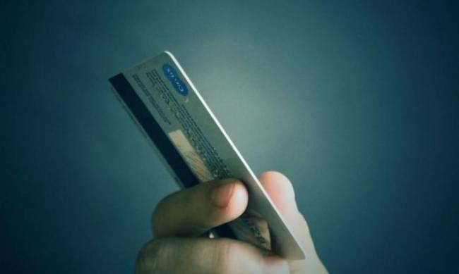 Українцям блокують банківські картки: в НБУ пояснили, за які порушення можуть закрити рахунок фото