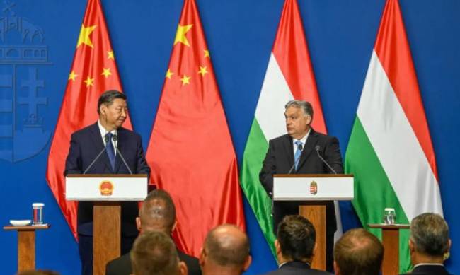 Орбан заявив, що Угорщина підтримує китайський мирний план для України фото