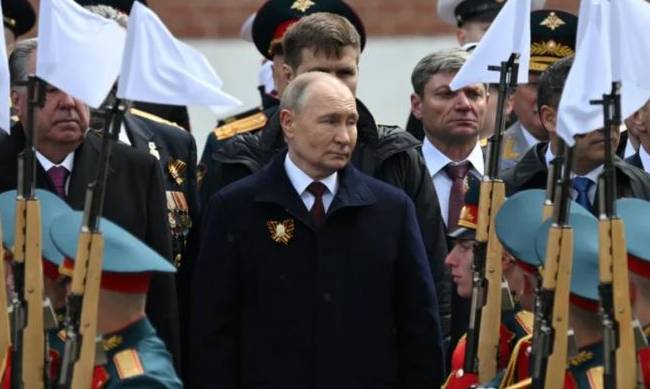 ISW про абсурдне «побєдобєсіє» Путіна 9 травня і його спроби «продати» росіянам захоплення крихітних сіл фото