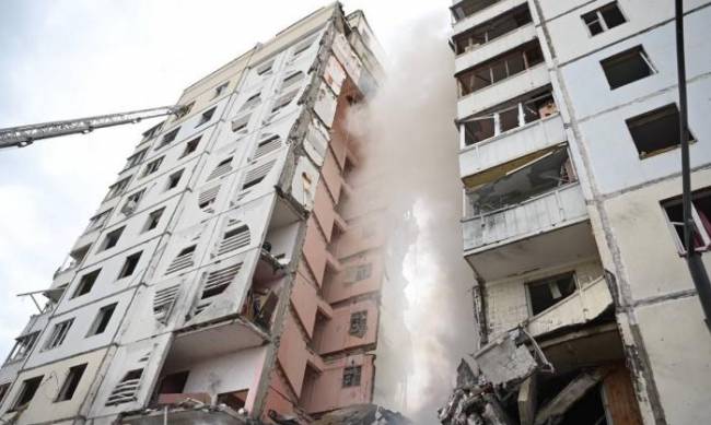 Погибли под завалами: в Белгороде в результате мощного взрыва  обрушилась секция  многоэтажки фото