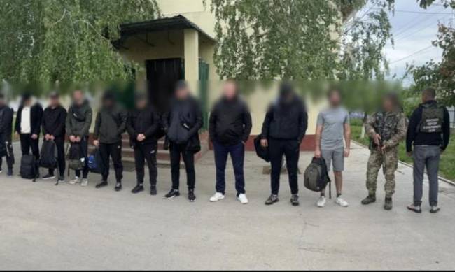 На Одещині прикордонники затримали відразу 11 чоловіків, які намагалися втекти до Молдови фото