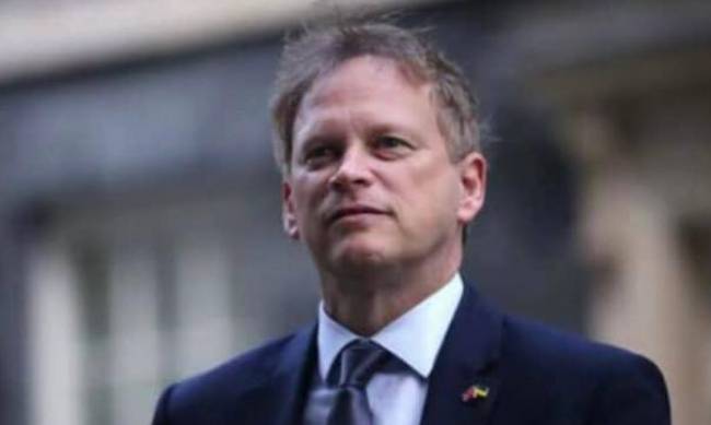 Британія заявила, що має докази передачі Китаєм зброї Росії фото