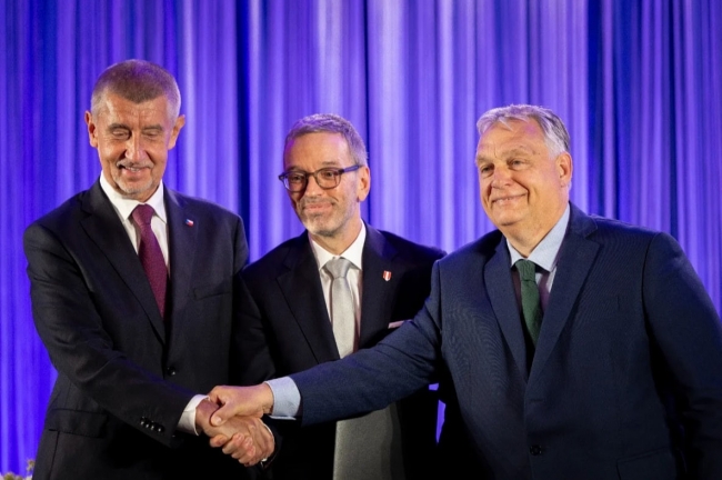 Прем’єр-міністр Угорщини Віктор Орбан хоче створити свою фракцію в Європарламент фото