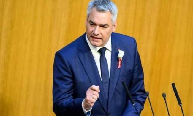 Канцлер Австрії запропонував провести мирні переговори між Україною та РФ у Відні фото