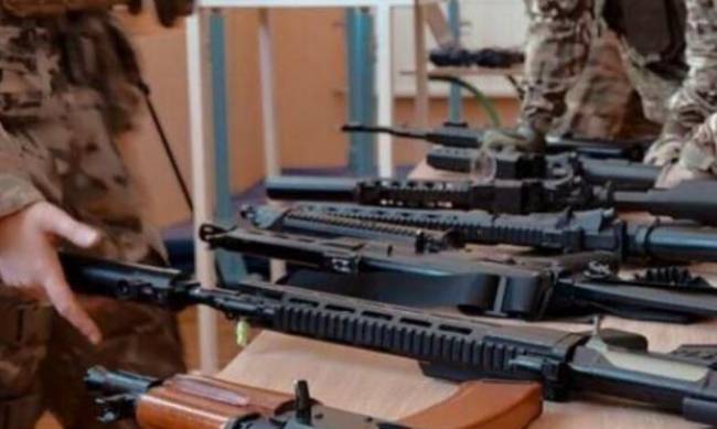 Окупанти влаштували військову підготовку для студентів у захопленому виші Бердянська фото