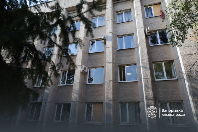 Ранковий ракетний удар по Запоріжжю: є жертви та поранені фото