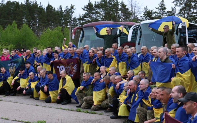 Україна провела обмін полоненими з РФ до Дня Незалежності фото