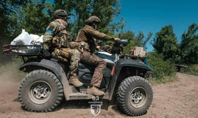 Росіяни штурмують позиції на сході та заході Запорізької області фото