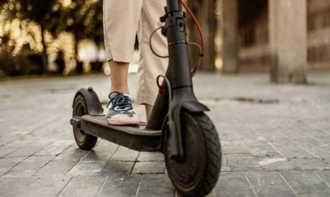 Как выбрать электросамокат: мощность, батарея, амортизация - что важно фото