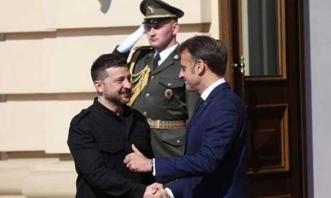 Франція хоче заборонити Україні купувати неєвропейську зброю за кредитні кошти, - Politico фото