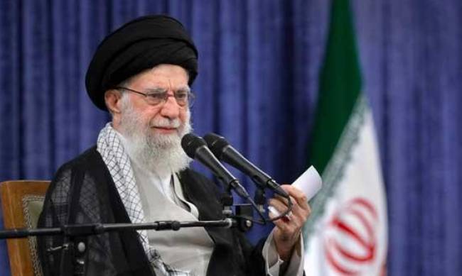 Зламані камери та мобільні мережі: Ізраїль роками стежив за Хаменеї та готував його ліквідацію фото