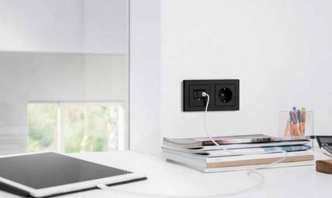 Розетки з USB у сучасному житлі: що стоїть за технологіями Schneider Electric та Werkel фото